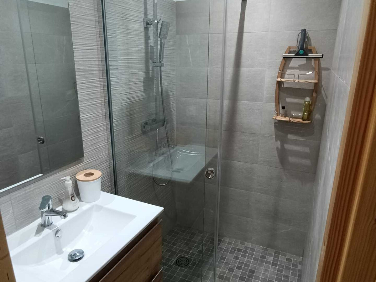 Appartement 7 pers. avec poêle et 2 terrasses à Vars - Photo 9