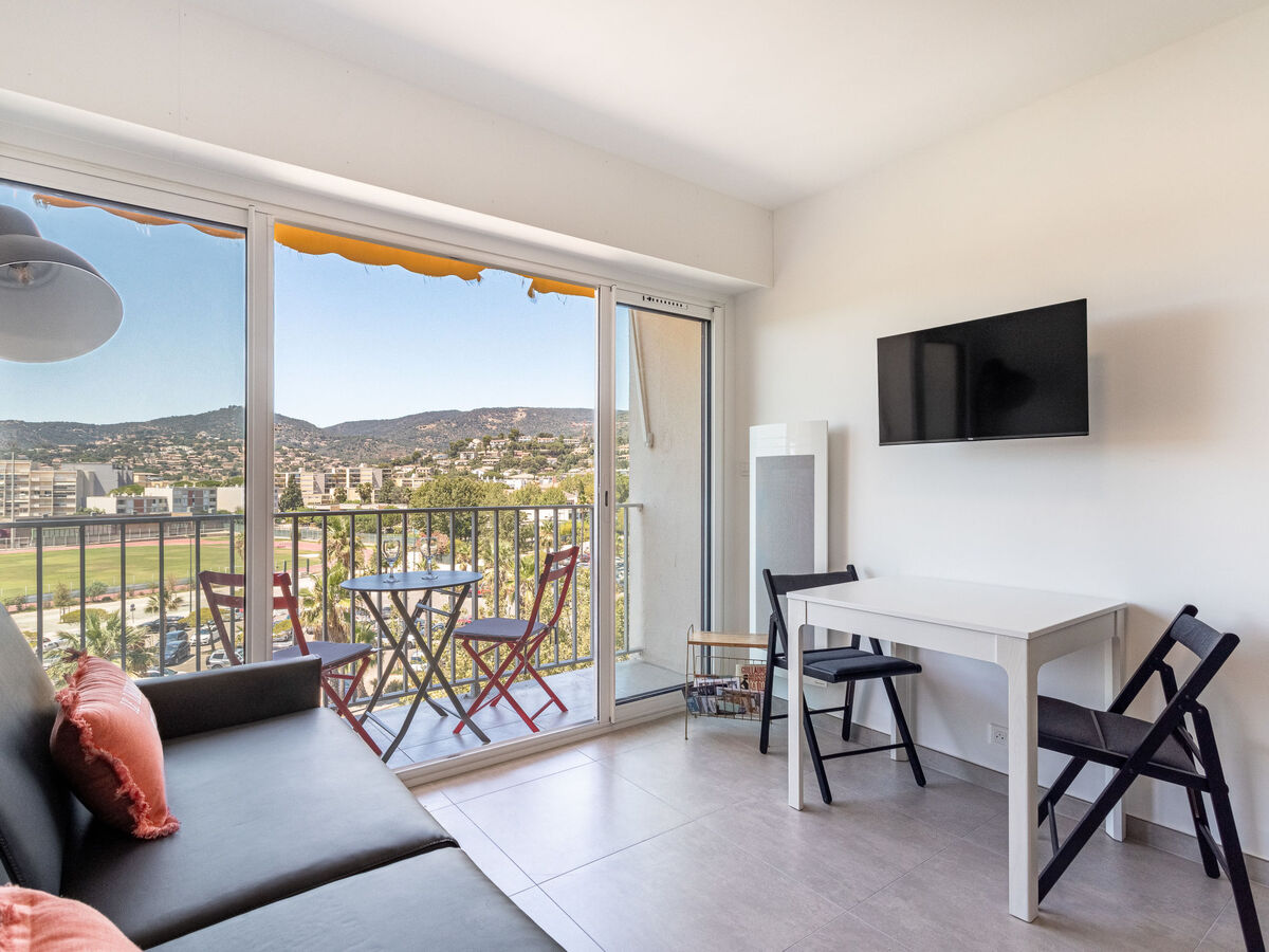 Studio 20 m² au Lavandou, 50 m de la plage - Photo 2