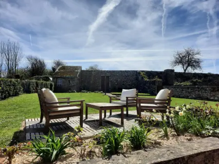 Gîte familial 7 pers. avec jardin clos à Éculleville : photo 2