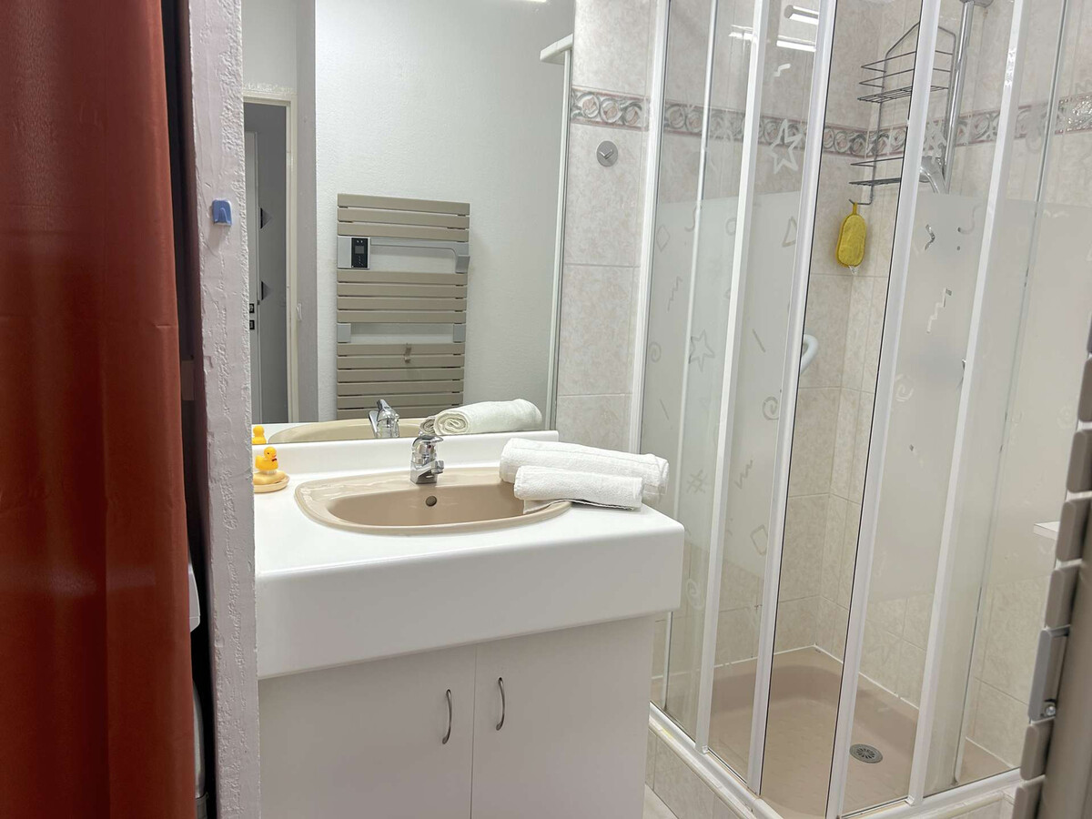 Appartement climatisé à Port Fréjus, 50m de la plage - Photo 9