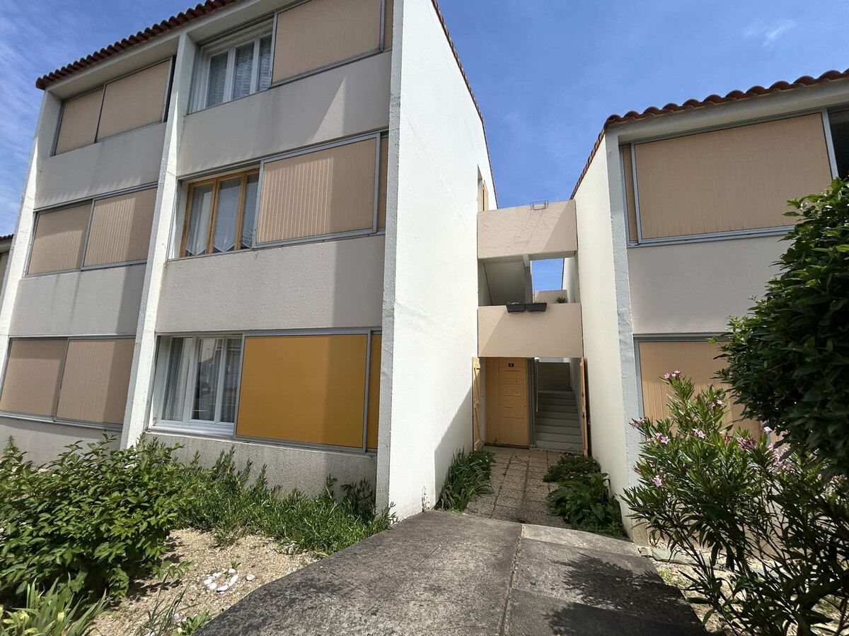 Appartement rénové 300m plage, balcon, parking privé - Photo 14