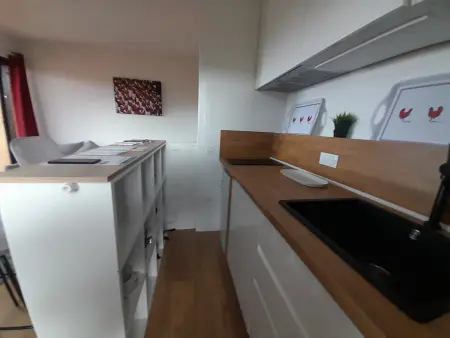 Studio Renové avec Balcon à Deux Pas des Plages d'Anglet - Photo 6