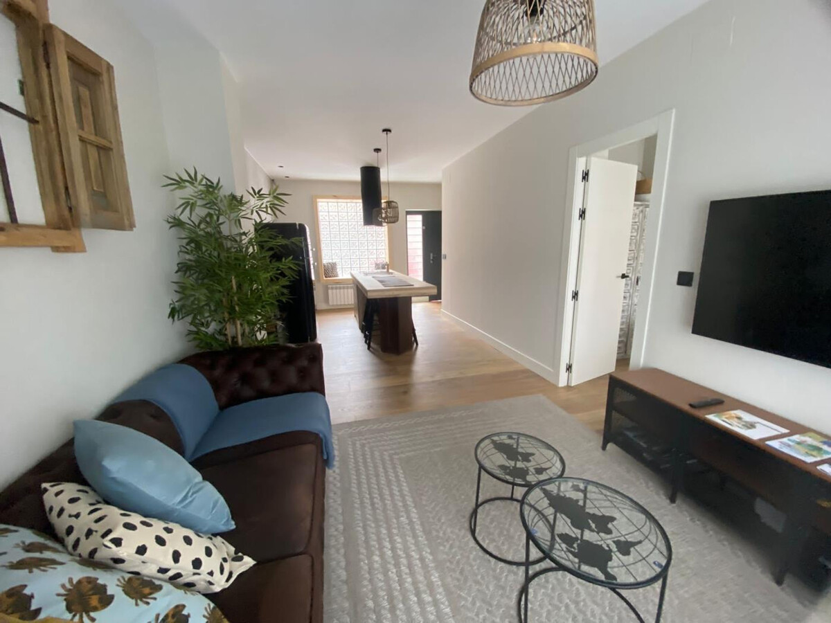 Appartement design 1 chambre au cœur de Santander - Photo 3