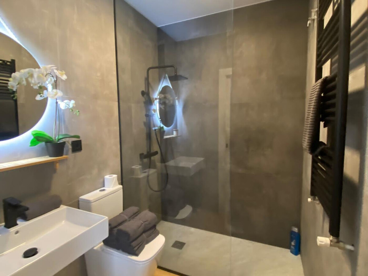 Appartement design 1 chambre au cœur de Santander - Photo 8