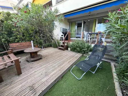 Deux pièces cabine avec piscine et terrasse 32 m² - Port Camargue : photo 2