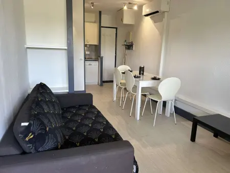 Deux pièces cabine avec piscine et terrasse 32 m² - Port Camargue : photo 5