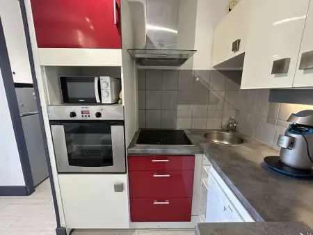Deux pièces cabine avec piscine et terrasse 32 m² - Port Camargue : photo 9