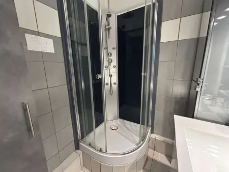 Deux pièces cabine avec piscine et terrasse 32 m² - Port Camargue : photo 17