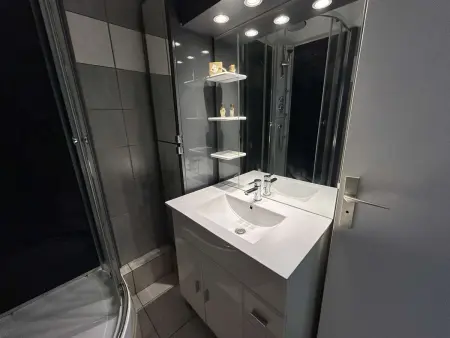 Deux pièces cabine avec piscine et terrasse 32 m² - Port Camargue : photo 18
