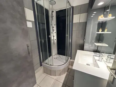 Deux pièces cabine avec piscine et terrasse 32 m² - Port Camargue : photo 19