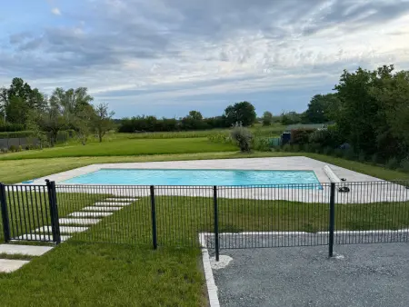 Gîte contemporain 8 pers., piscine et jardin à Saint-Éloy-de-Gy : photo 6