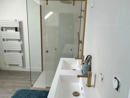 Gîte contemporain 8 pers., piscine et jardin à Saint-Éloy-de-Gy : photo 20
