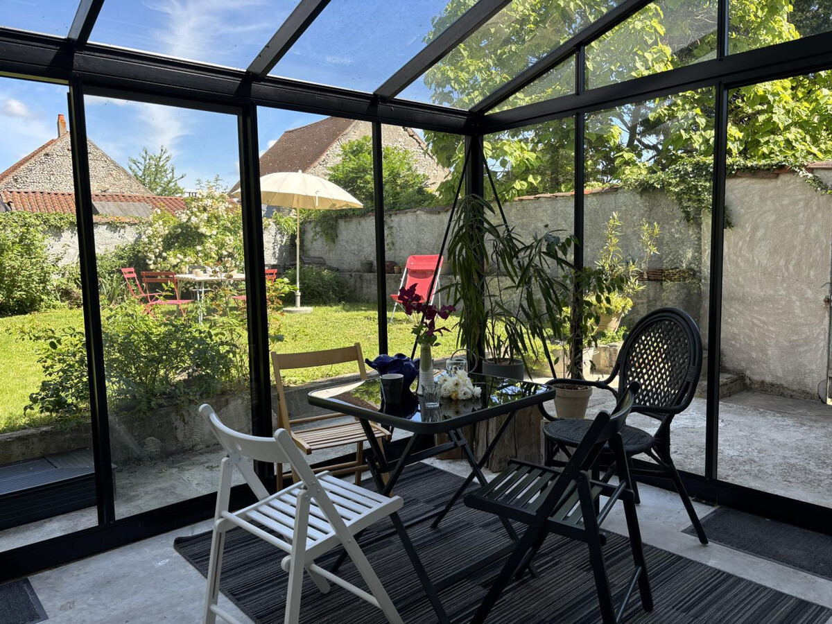 Gîte 6 pers. avec verrière et jardin clos à Charroux - Photo 2