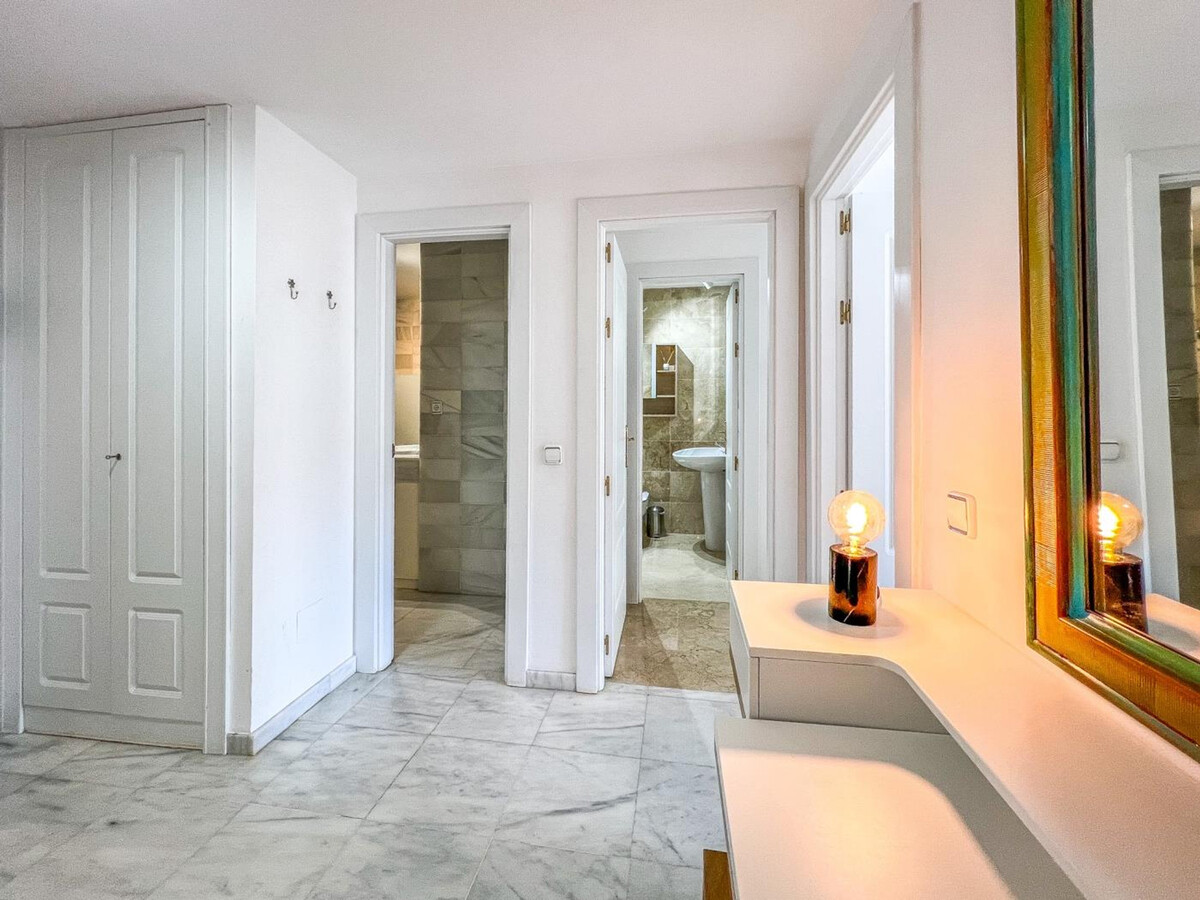 Appartement 2 chambres face mer à Estepona, piscine et salle de sport - Photo 15