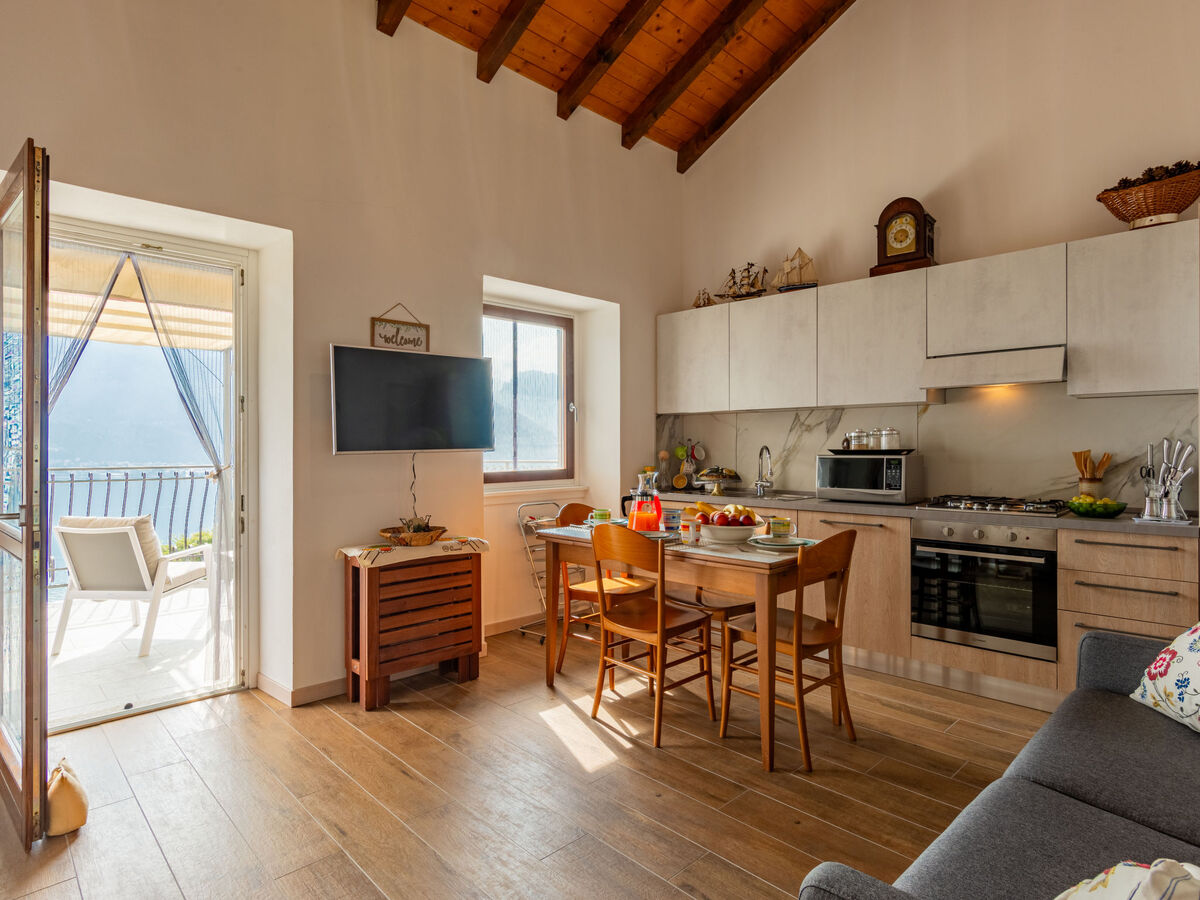 Appartement rénové 2023 avec vue panoramique lac à Cremia - Photo 4