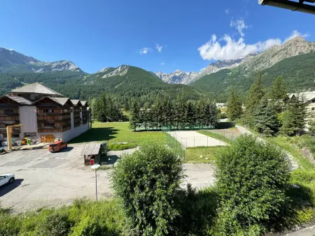 Appartement 4 pièces vue montagne, accès direct aux pistes : photo 9