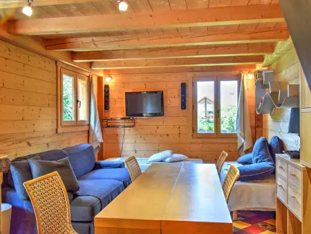 Chalet charmant avec terrasse au pied du Pleney, proche centre et parking - Photo 3