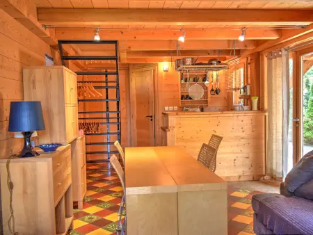 Chalet charmant avec terrasse au pied du Pleney, proche centre et parking - Photo 4