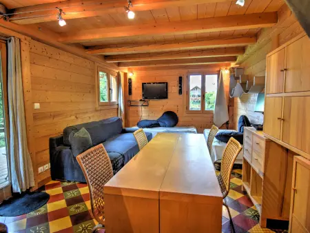 Chalet charmant avec terrasse au pied du Pleney, proche centre et parking - Photo 6
