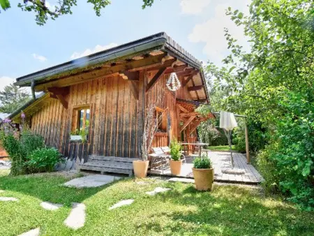 Chalet charmant avec terrasse au pied du Pleney, proche centre et parking - Photo 13