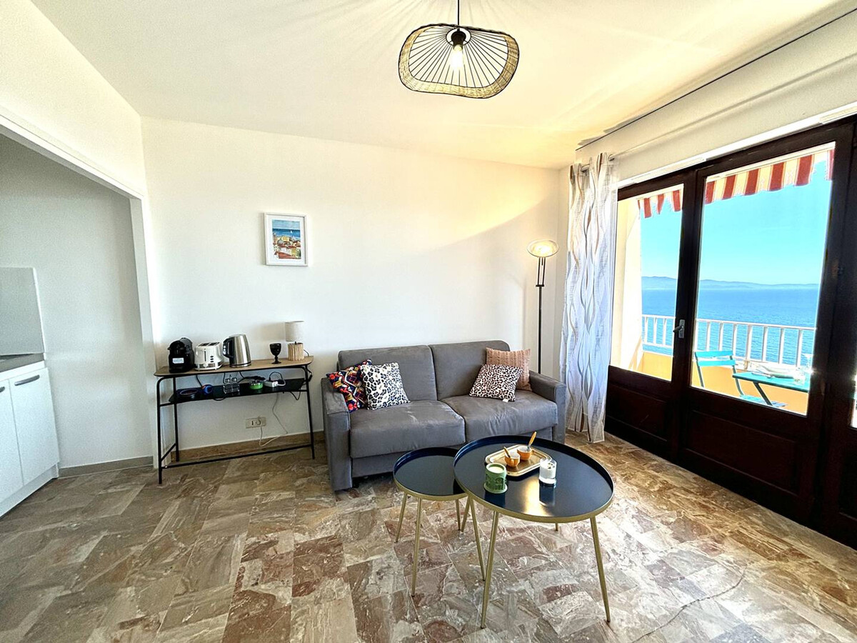Appartement 1 pièce vue mer avec parking à Ajaccio - Photo 3