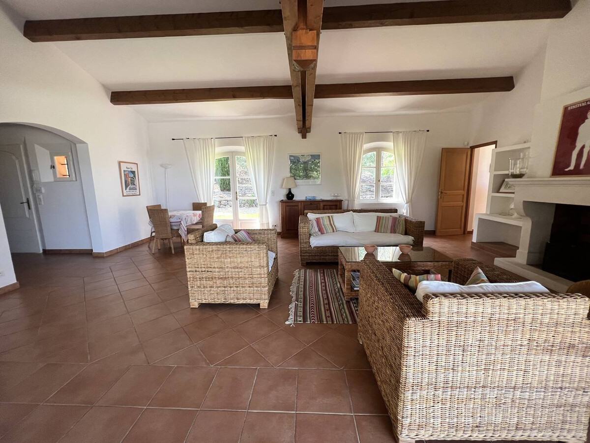 Villa 180m² piscine privée, vue Maures à Gassin - Photo 7