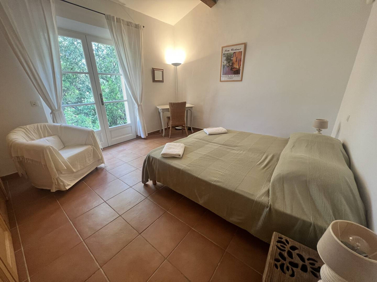 Villa 180m² piscine privée, vue Maures à Gassin - Photo 10