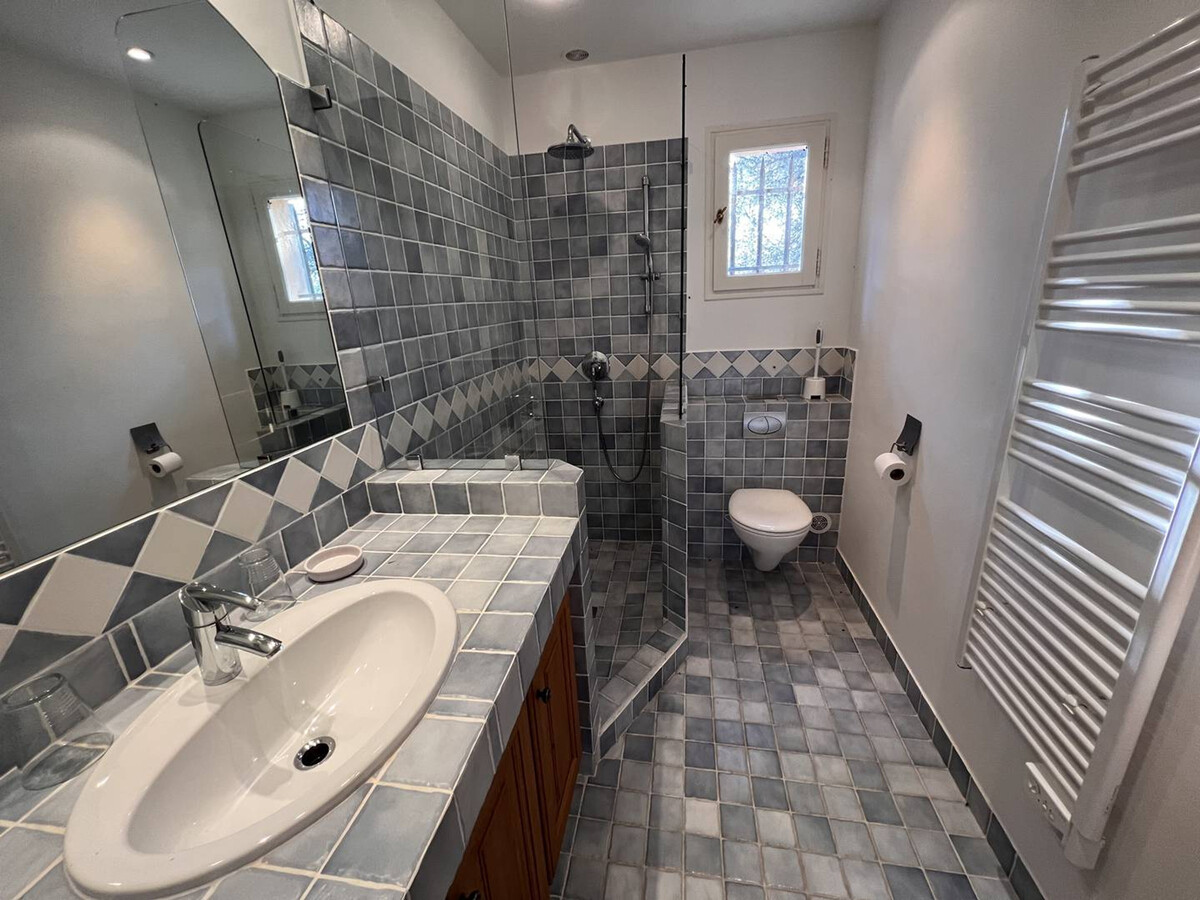 Villa 180m² piscine privée, vue Maures à Gassin - Photo 14