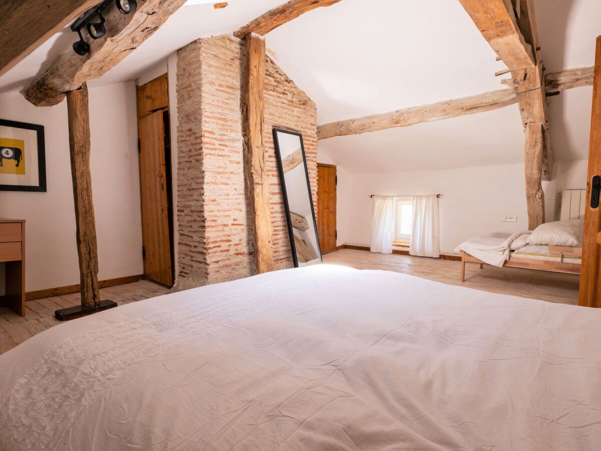 Larroque Haute – Gîte 9 pers. avec piscine à Bourlens - Photo 14