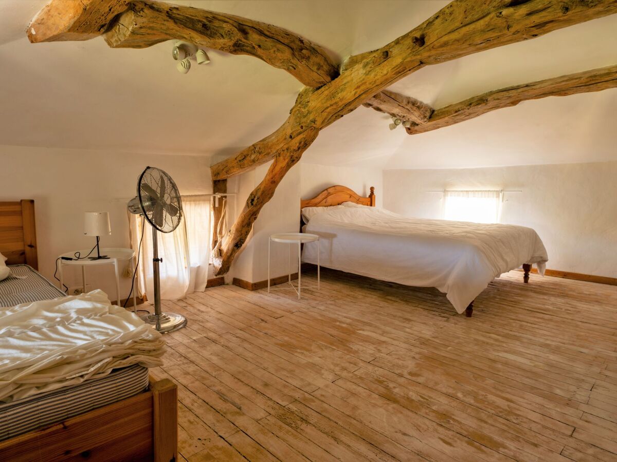 Larroque Haute – Gîte 9 pers. avec piscine à Bourlens - Photo 18