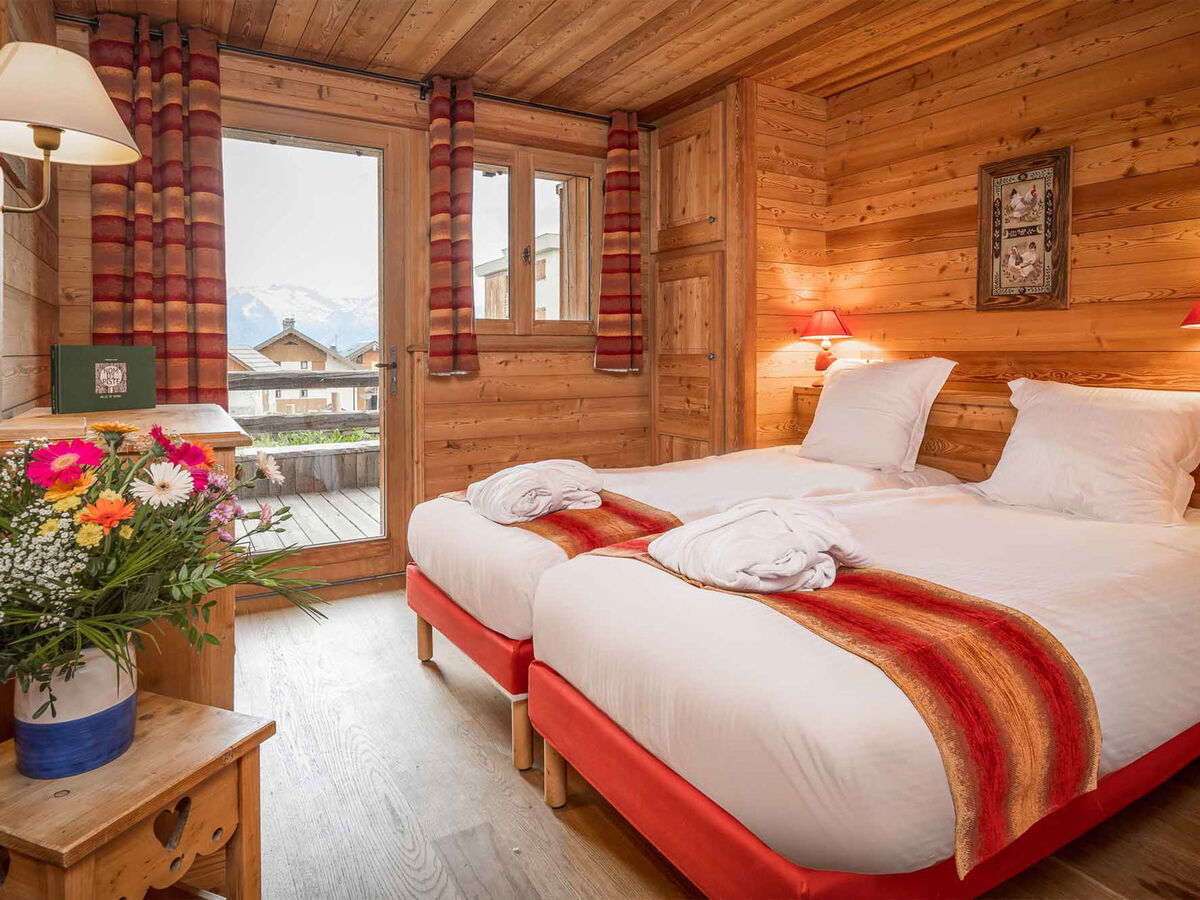 Chalet Lièvre Blanc – 7 chambres, spa et ski à 100 m - Photo 2
