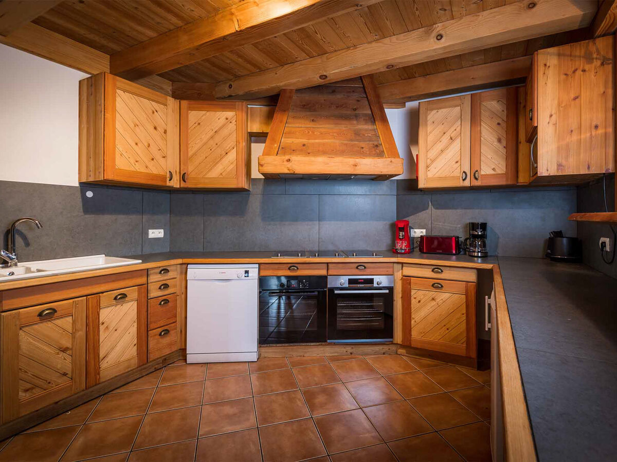 Chalet Lièvre Blanc – 7 chambres, spa et ski à 100 m - Photo 4