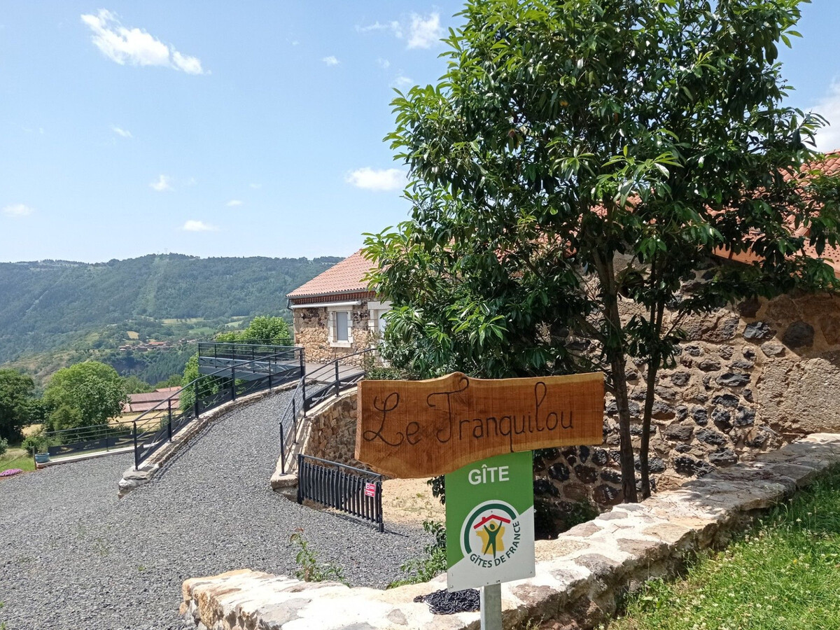 Le Tranquilou : Gîte 10 pers. rénové, terrain vaste à Saint-Privat-d'Allier - Photo 2