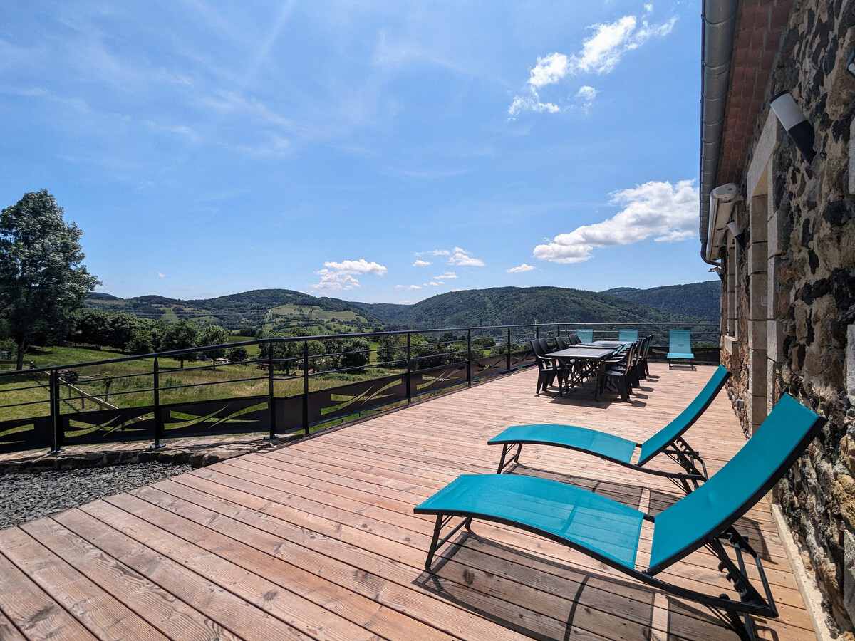 Le Tranquilou : Gîte 10 pers. rénové, terrain vaste à Saint-Privat-d'Allier - Photo 3