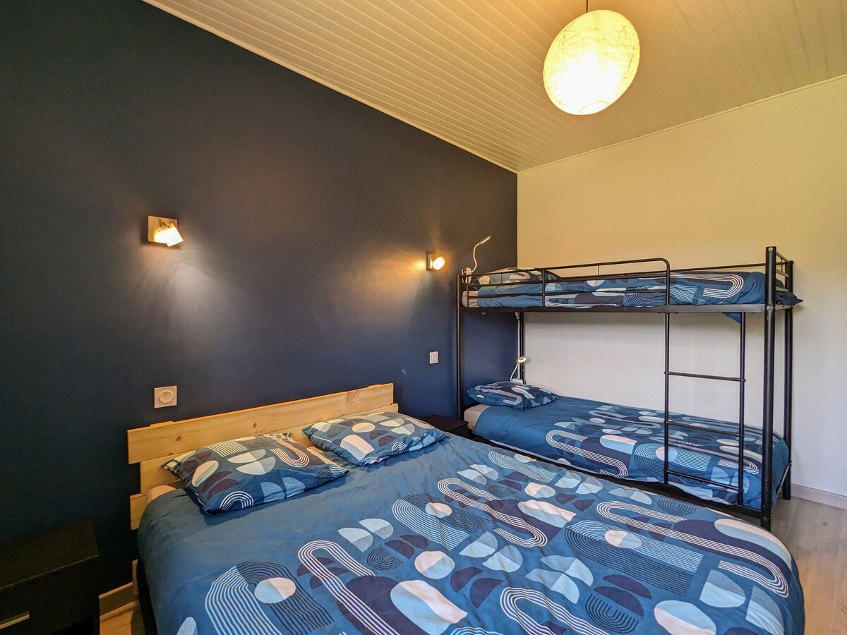 Le Tranquilou : Gîte 10 pers. rénové, terrain vaste à Saint-Privat-d'Allier - Photo 12