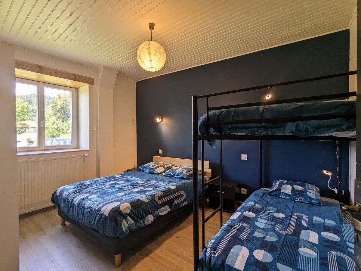 Le Tranquilou : Gîte 10 pers. rénové, terrain vaste à Saint-Privat-d'Allier - Photo 13