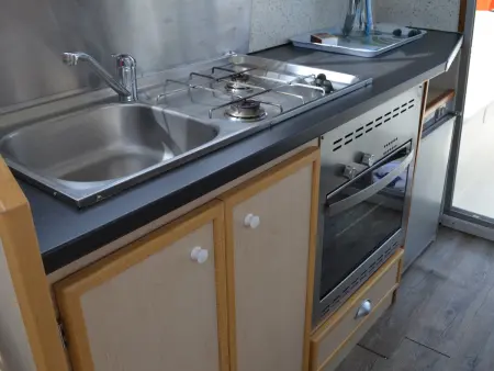 Triton 860 Fly : cabine fluviale à Pontailler-sur-Saône : photo 4
