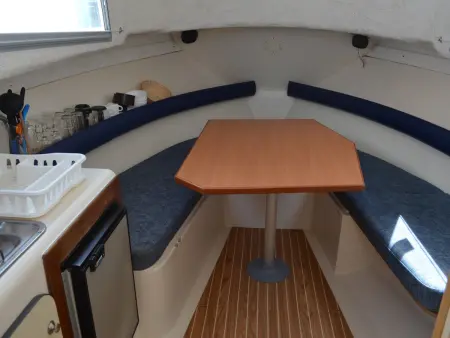 Fred 700, bateau amarré pour 2 à Digoin : photo 4