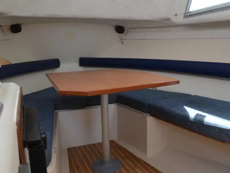Fred 700, bateau amarré pour 2 à Digoin : photo 6