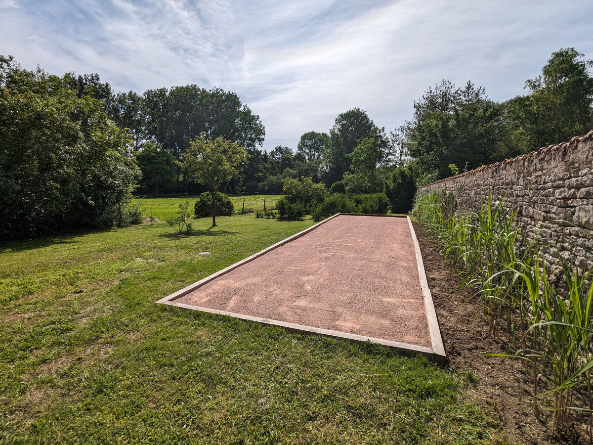 Gîte 10 pers., piscine chauffée et rivière à Aulnay-la-Rivière - Photo 8