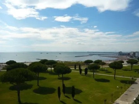 T3 vue mer avec accès direct plage au Grau-du-Roi : photo 5