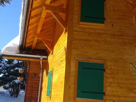 Chalet rénové Les Gets 8 pers, central, 150m commerces, 350m pistes, terrasse sud, parking privé - Photo 1