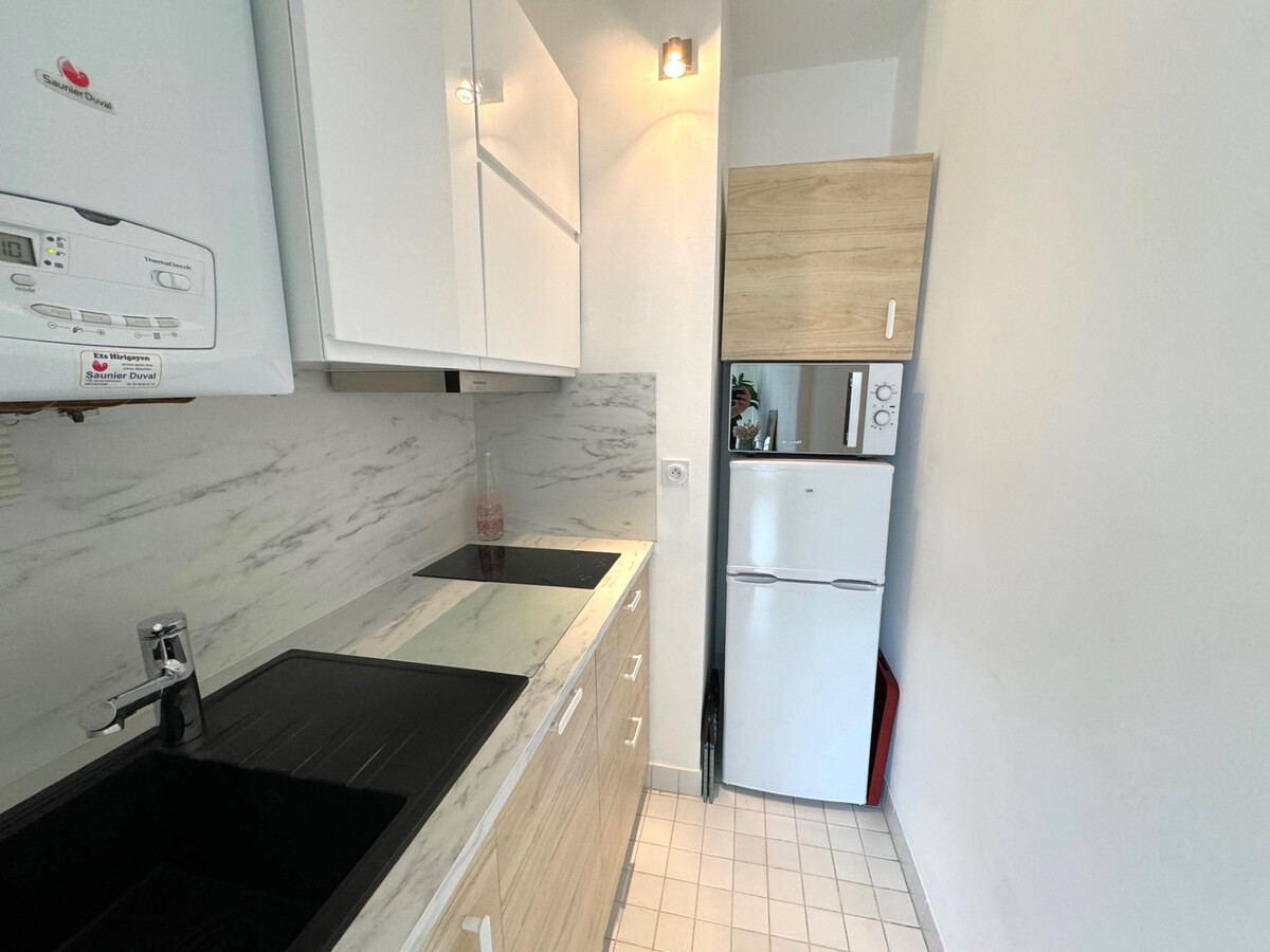 Studio cabine 33m² plage à 50m, terrasse et parking - Photo 7
