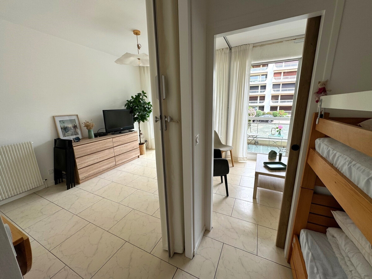 Studio cabine 33m² plage à 50m, terrasse et parking - Photo 10