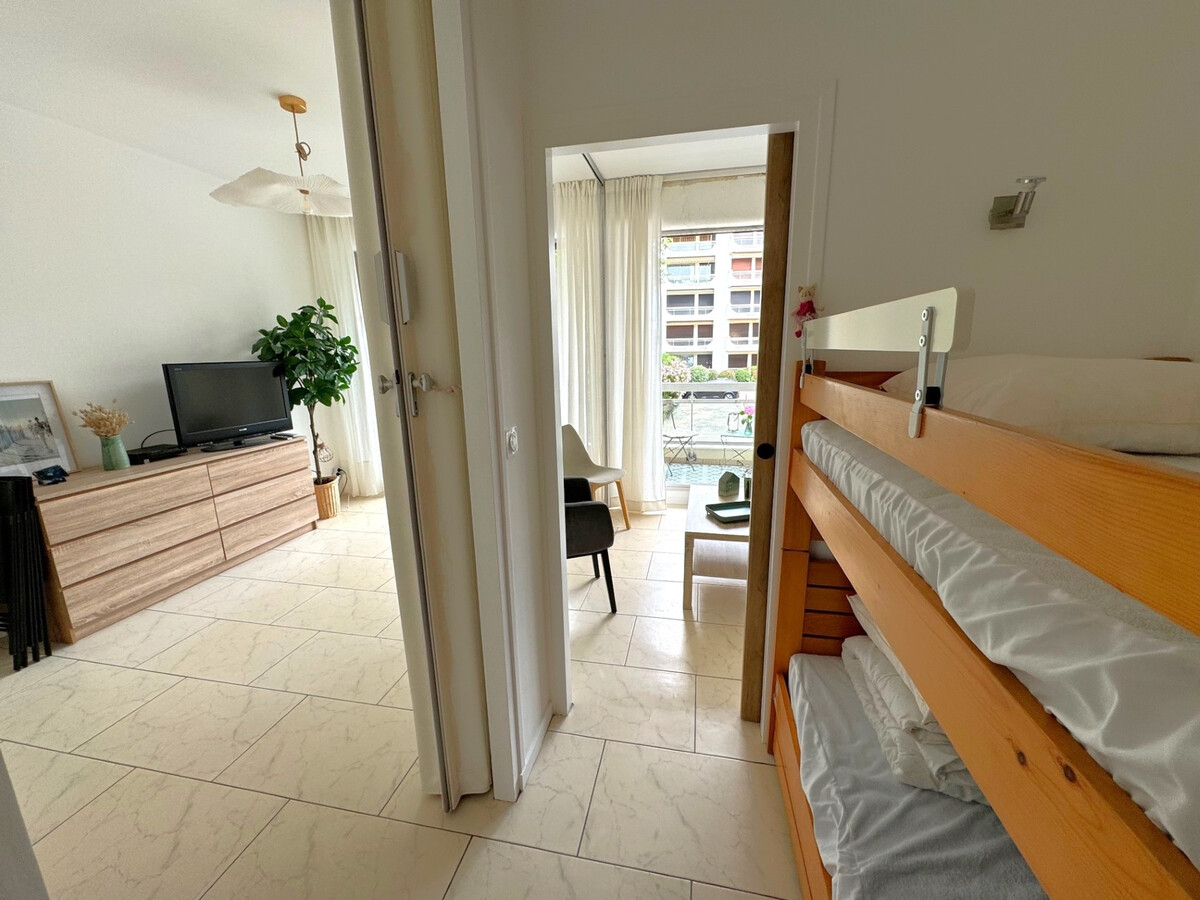 Studio cabine 33m² plage à 50m, terrasse et parking - Photo 11