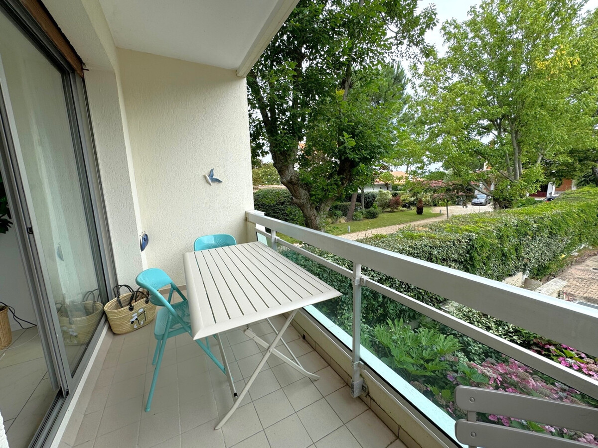 Studio cabine 33m² plage à 50m, terrasse et parking - Photo 14