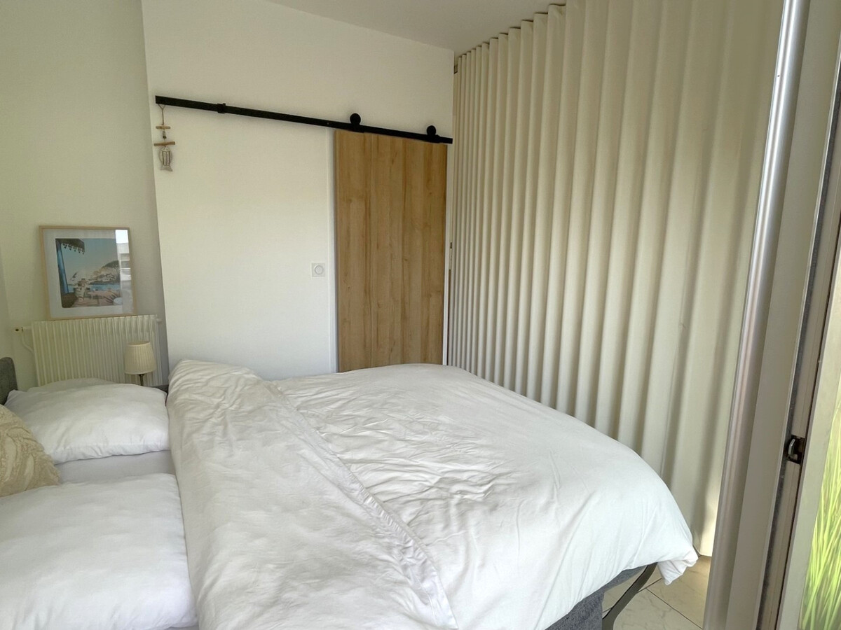 Studio cabine 33m² plage à 50m, terrasse et parking - Photo 17