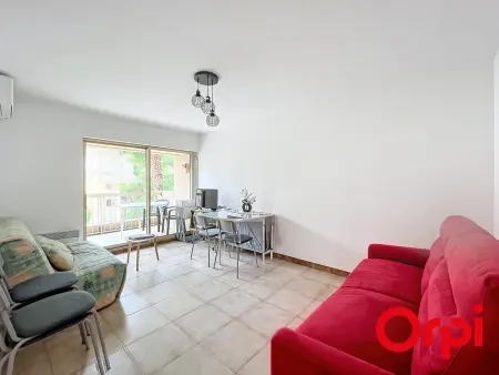 2 pièces climatisé, terrasse étage élevé, piscine à Menton : photo 2