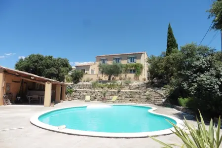 Location maison à Villes sur Auzon, Jolie maison spacieuse avec piscine privée
