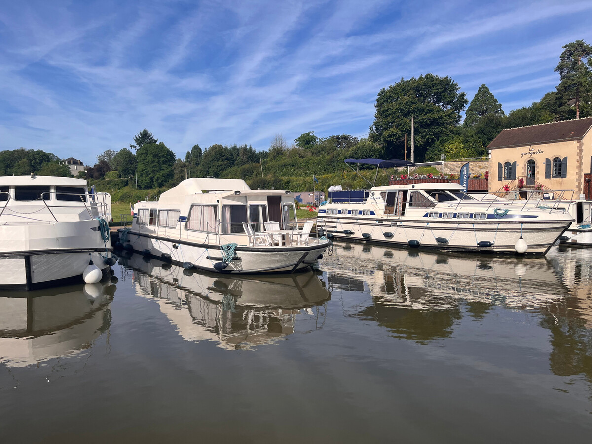 Bateau Triton 860 Fly amarré à Châtillon-en-Bazois - Photo 7